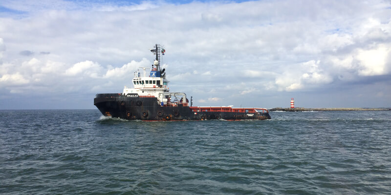 Tug boat